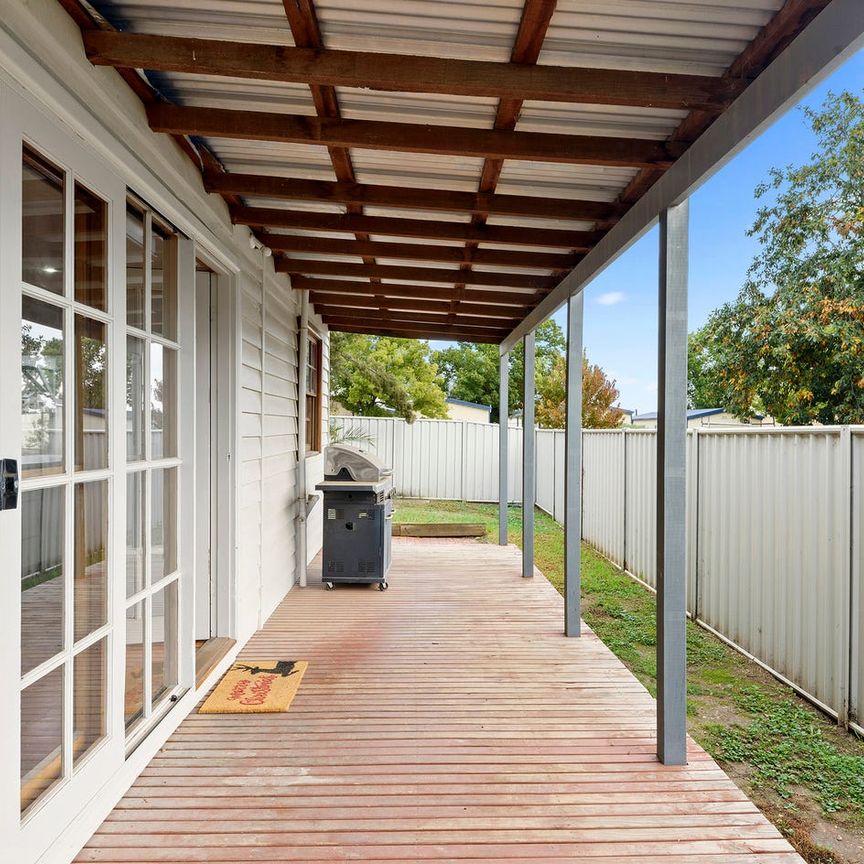 1/21 Heinz Street, White Hills, Vic 3550 - Photo 1