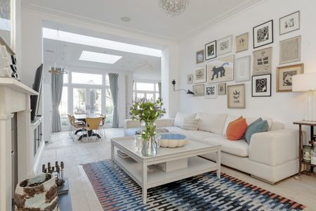 5 bedroom semi-detached house to rent - Photo 3