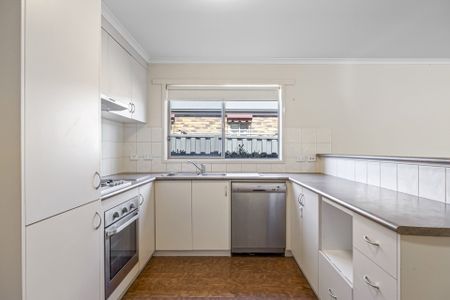 10 Jemacra Place, Mount Clear - Photo 4