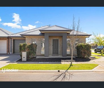 Stylish 3-Bedroom Home in Orleana Waters – Modern Living with Comfo... - Photo 5