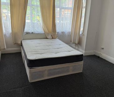 3 bedroom house share to rent - Photo 3
