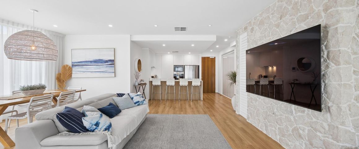 19/155 Brebner Drive - Photo 1