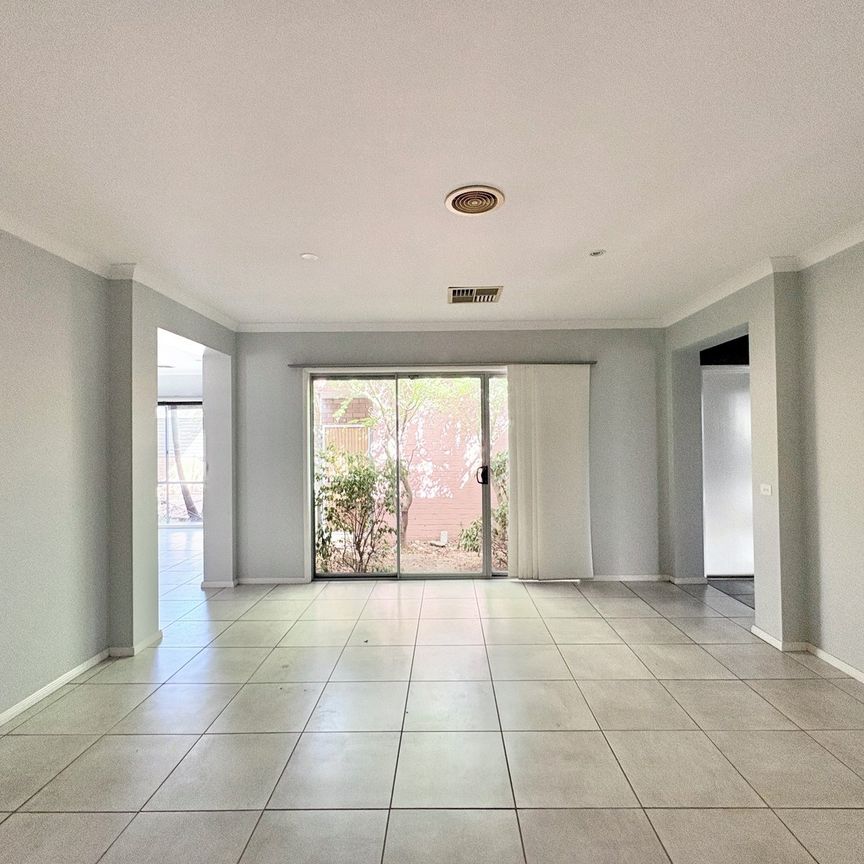 Spacious Family Living in a Quiet Court Location - Photo 1