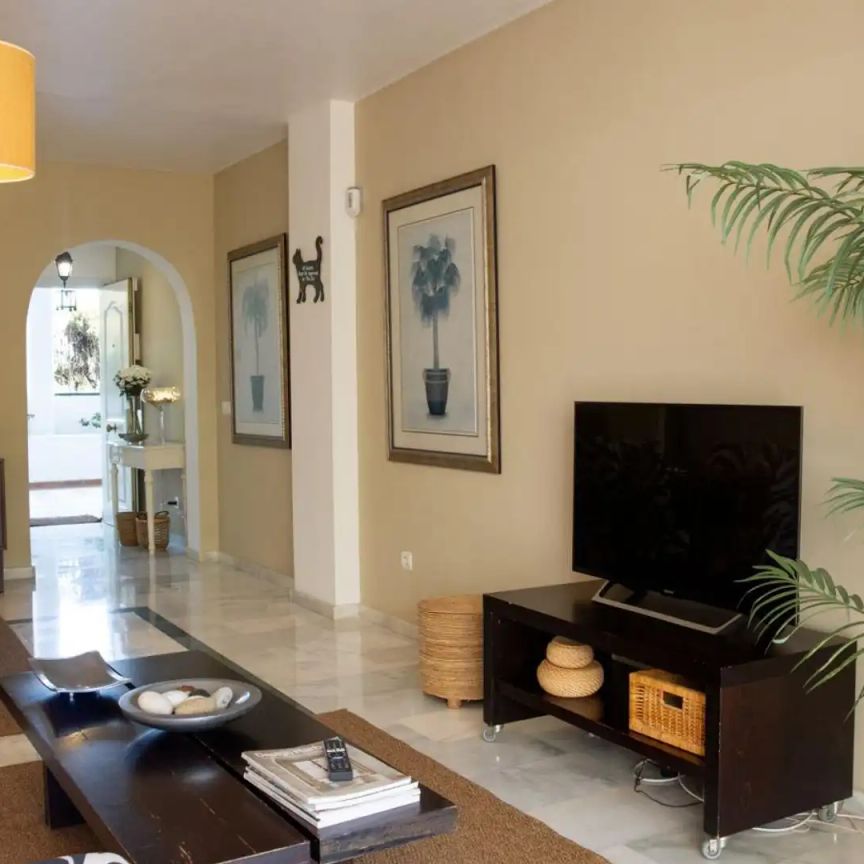 Apartamento de alquiler en Conjunto Azalea Beach, 43, Puerto Banús - Photo 1