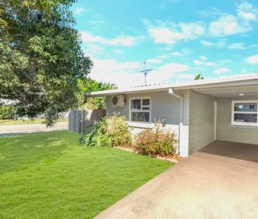 LOWSET 2 BEDROOM DUPLEX IN CENTRAL LOCATION! - Photo 3