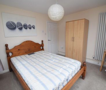 1 bedroom in a house share to rent - Photo 3