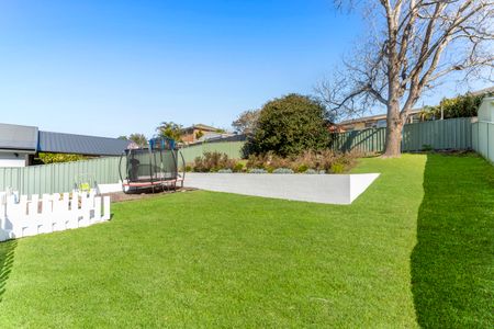 11 Haig Street, Belmont NSW 2280 - House For Rent | Domain - Photo 2