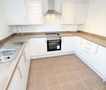 3 bedroom House To Let - Photo 3