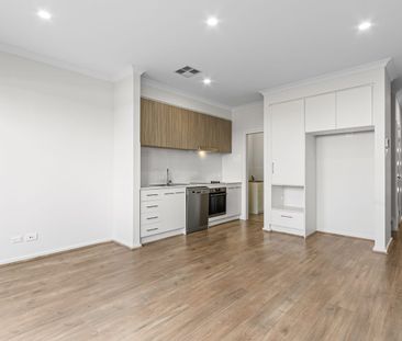 Stunning townhouse in fast growing development - Open for Inspectio... - Photo 4