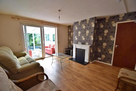 5 bedroom detached house to rent - Photo 2