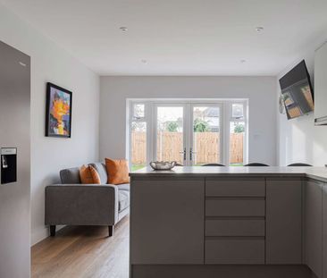 Impeccably built six-bedroom house share, designed for modern Cambr... - Photo 1