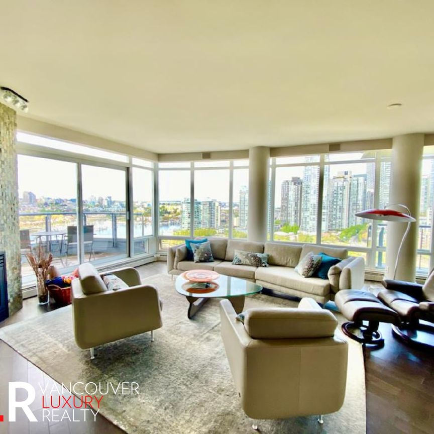 Condo in Downtown Vancouver, BC - Photo 1
