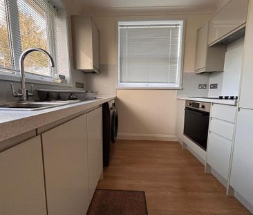 2 bedroom semi-detached bungalow to rent - Photo 5