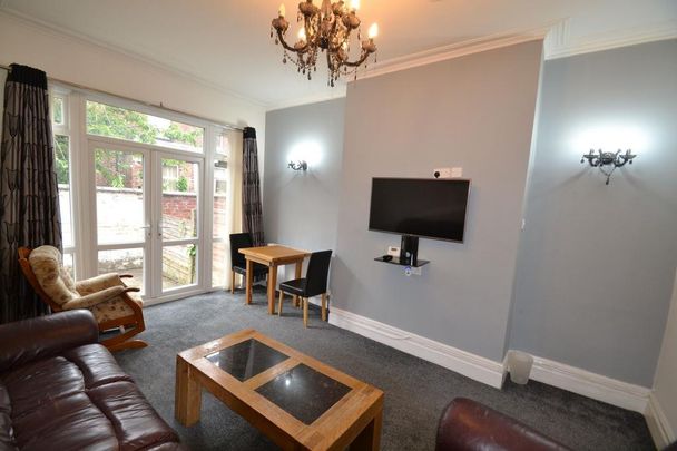 1 bedroom in a house share to rent - Photo 1
