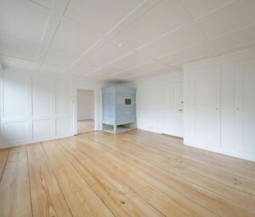 Renovierte 6-Zimmerwohnung mit viel Charme und privatem Garten! - Photo 4