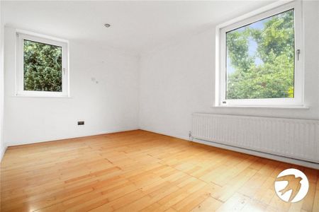 3 bedroom detached house to rent - Photo 2