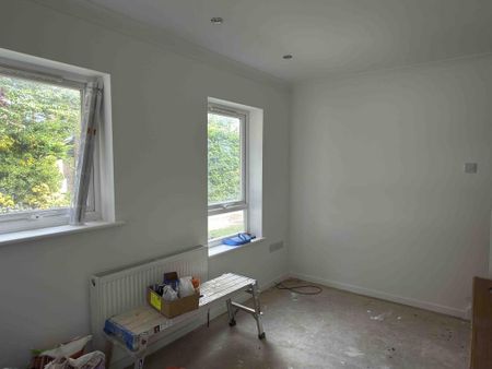 1 bedroom semi-detached house to rent - Photo 5