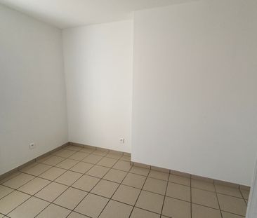 Location Appartement 4 pièces 68m² COUDEKERQUE BRANCHE 59210 - Photo 2