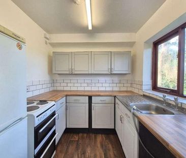 Checketts Court, Droitwich Road, Worcester, Worcestershire, WR3 - Photo 6