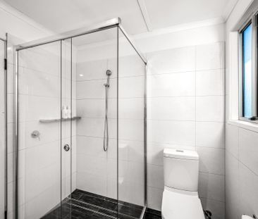 Charming Freestanding 2 Bedroom Home! - Photo 6