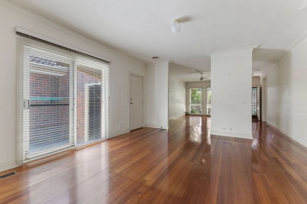 Unit 2/20 Laura Street, Caulfield South. - Photo 1