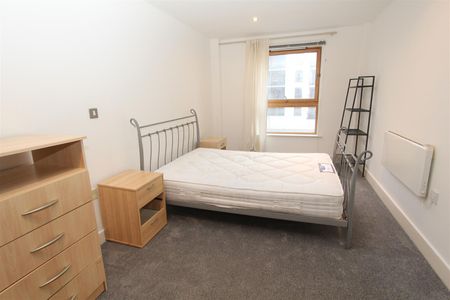 Mackenzie House, Leeds City Centre, LS10 1PJ - Photo 5