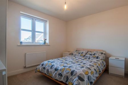 2 bedroom end of terrace house to rent - Photo 4