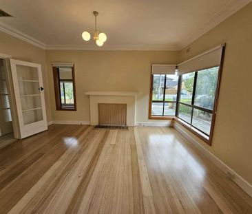 2 Agnes Street, Bentleigh East VIC 3165 - House For Rent | Domain - Photo 4