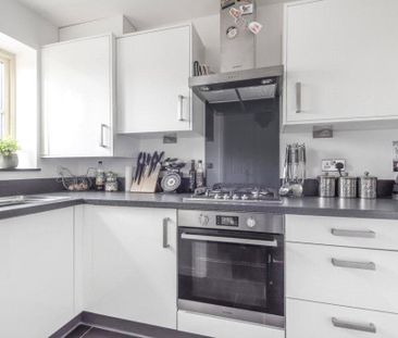 2 bedroom semi-detached house to rent - Photo 4