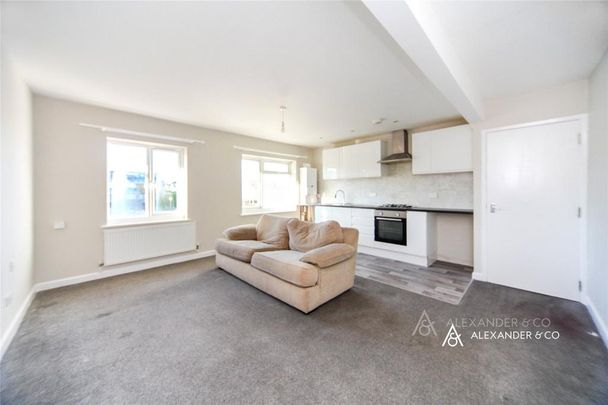 2 bedroom flat to rent - Photo 1