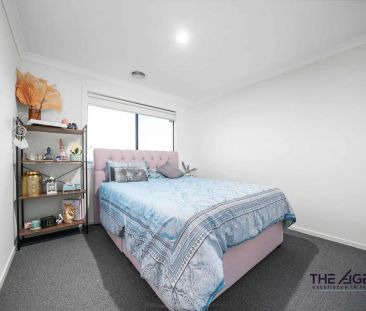 “Stunning Family Home with Modern Comforts in a Prime Location!” - Photo 6