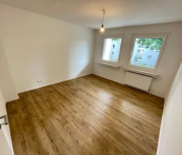 *modernisierte Balkonwohnung mit Tageslichtbad* - Photo 1