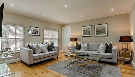 Grosvenor Hill, Mayfair, London W1 - Photo 2