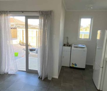 Vogeltown Three Bedroom - Photo 4