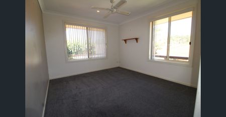 Spacious 2-Bedroom Unit in Convenient Location - Photo 3