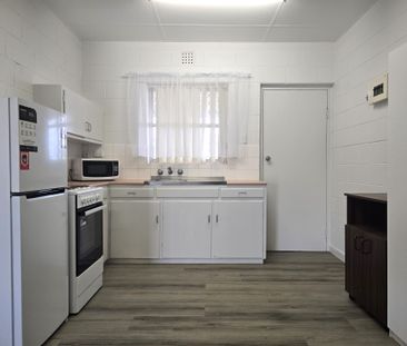 North Location - Two Bedroom - Furnished - Photo 4