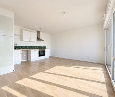 Location Appartement 2 pièces 46m² PLESCOP 56890 - Photo 3