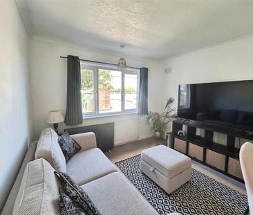 3 bedroom detached bungalow to rent - Photo 3