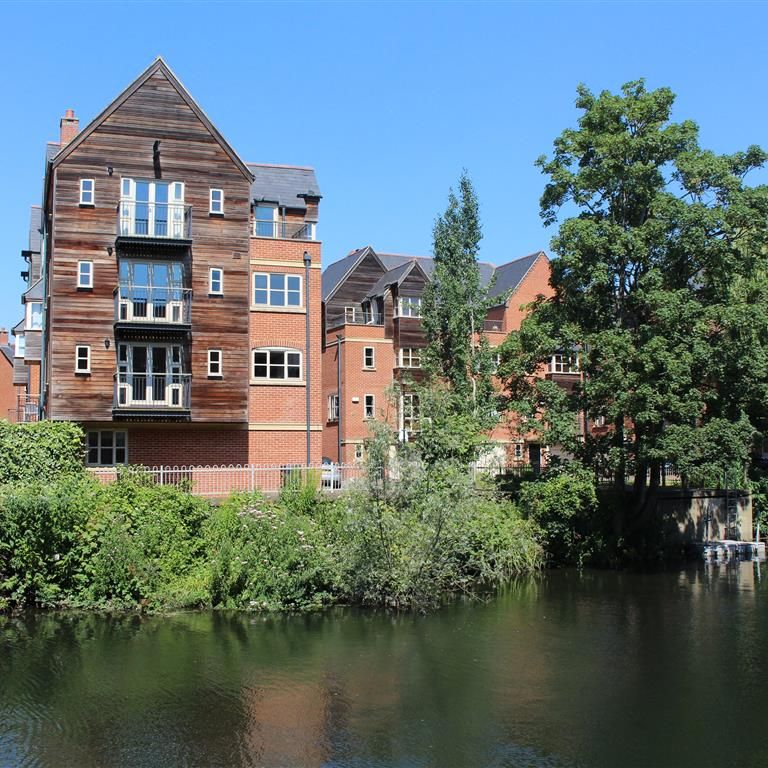 Stunning 4 Bed Townhouse Overlooking Picturesque River Wensum - Photo 1