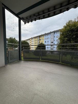 Helle 2.5-Zimmerwohnung mit Balkon, Lift und Einstellplatz - Photo 1