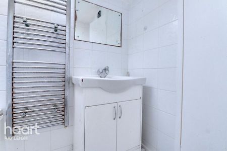 3 bedroom terraced house to rent - Photo 5