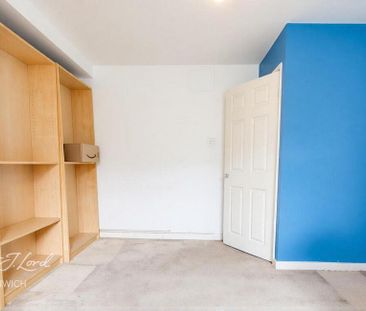 3 bedroom apartment to rent - Photo 6
