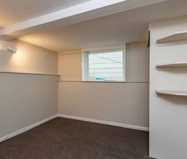 Newtown, 4-Bedroom - Photo 5