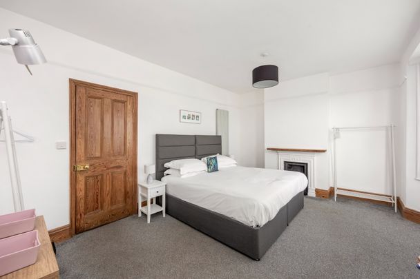 2 Bed Terraced House, Chester Terrace, BN1 - Photo 1