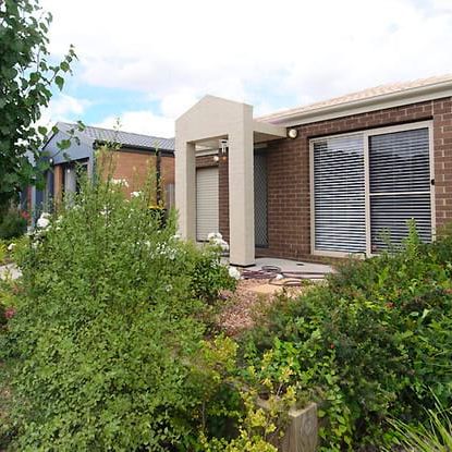 Beautiful family home - Photo 1