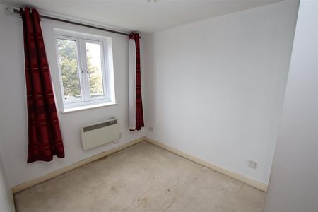 3 bedroom Terraced House to let - Photo 5