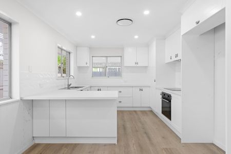 64 Mortlake Road, Graceville QLD 4075 - House For Rent | Domain - Photo 5