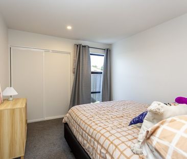 Partly furnished 2-bedroom home! - Photo 3