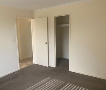 Stunning Large 4 Bedroom Family Home - Photo 5