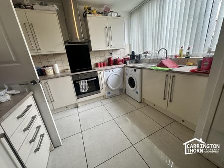 3 bedroom ground floor maisonette to rent - Photo 5